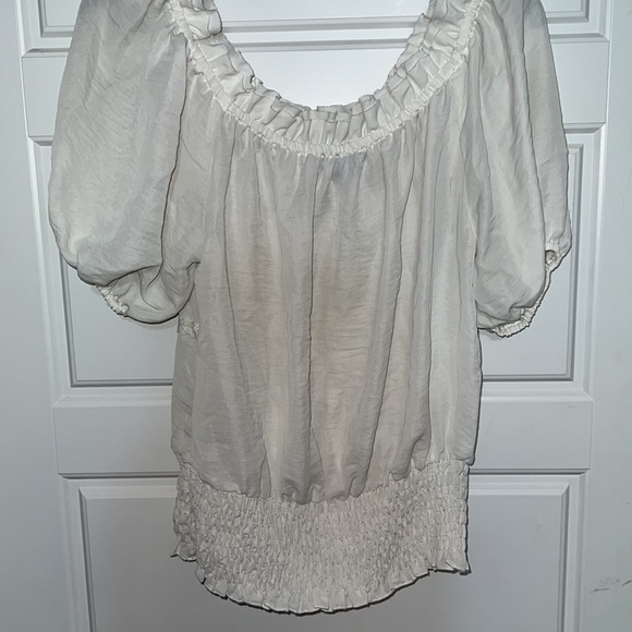 Shoulderless Top - Picture 3 of 3